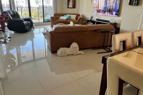 Купить кондоминиум в Халландейл-Бич, Флорида 2 спальни, 147.81м2, № 1972529 - фото 8