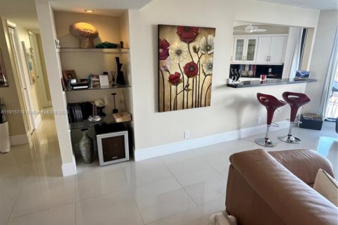 Купить кондоминиум в Халландейл-Бич, Флорида 2 спальни, 147.81м2, № 1972529 - фото 12