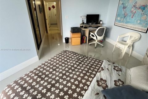 Купить кондоминиум в Халландейл-Бич, Флорида 2 спальни, 147.81м2, № 1972529 - фото 26