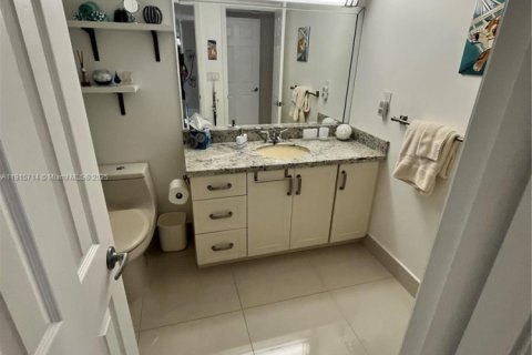 Купить кондоминиум в Халландейл-Бич, Флорида 2 спальни, 147.81м2, № 1972529 - фото 20