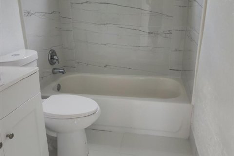 Villa ou maison à louer à Pompano Beach, Floride: 2 chambres, 54.35 m2 № 2398002 - photo 6