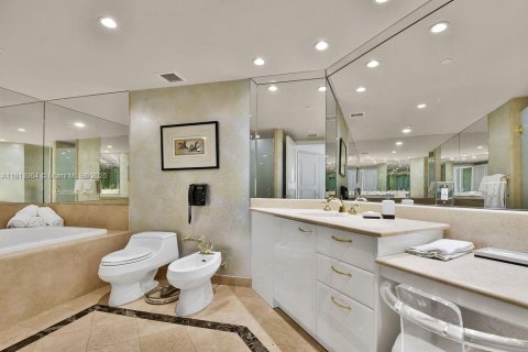 Condominio en venta en Aventura, Florida, 2 dormitorios, 222.97 m2 № 2040181 - foto 23