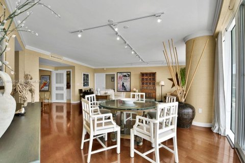 Condominio en venta en Aventura, Florida, 2 dormitorios, 222.97 m2 № 2040181 - foto 13