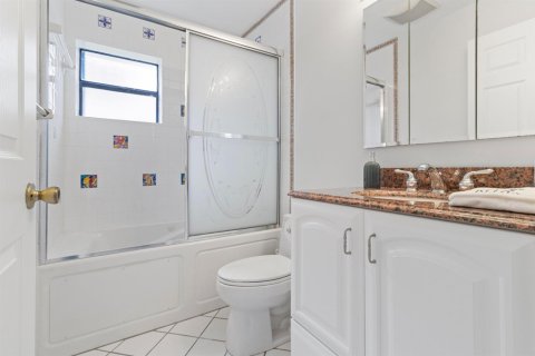 Купить кондоминиум в Бока-Ратон, Флорида 7 комнат, 102.01м2, № 2147212 - фото 15