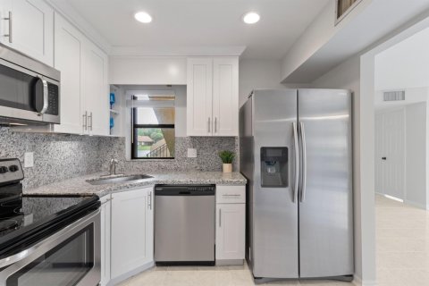 Купить кондоминиум в Бока-Ратон, Флорида 7 комнат, 102.01м2, № 2147212 - фото 2