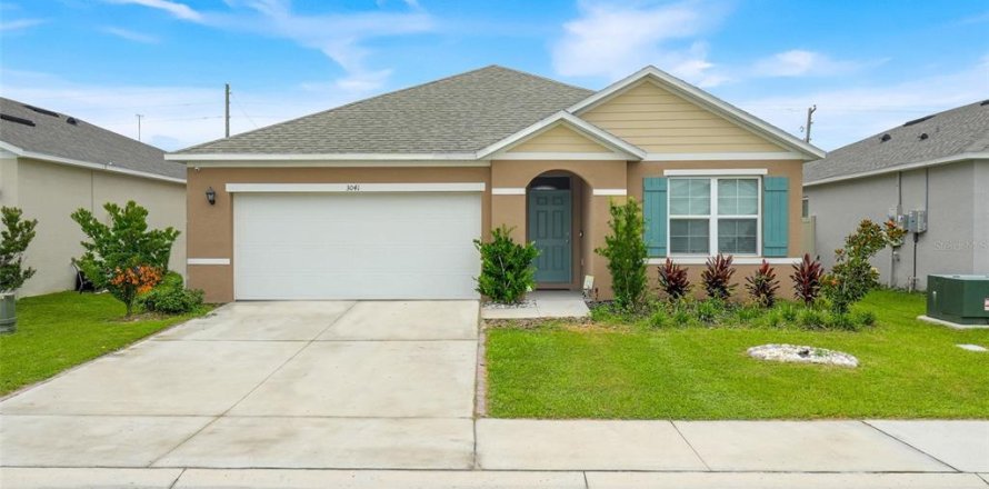 House in Haines City, Florida 3 bedrooms, 155.05 sq.m. № 2266774