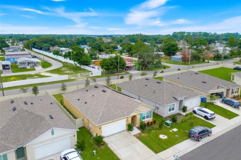House in Haines City, Florida 3 bedrooms, 155.05 sq.m. № 2266774 - photo 5