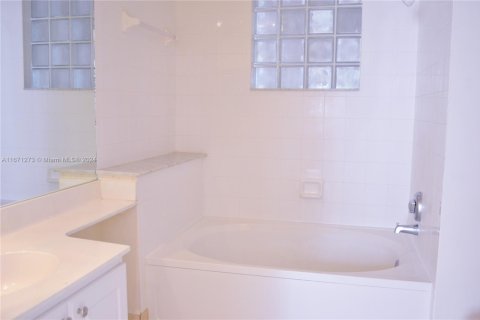 Купить кондоминиум в Авентура, Флорида 2 спальни, 100.06м2, № 1713352 - фото 19