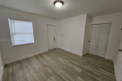 Villa ou maison à louer à Dania Beach, Floride: 1 chambre, 85.84 m2 № 1967214 - photo 15