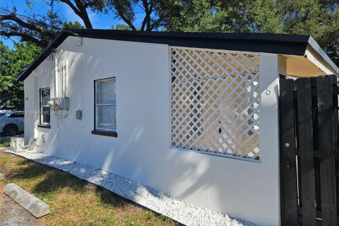 Villa ou maison à louer à Dania Beach, Floride: 1 chambre, 85.84 m2 № 1967214 - photo 19