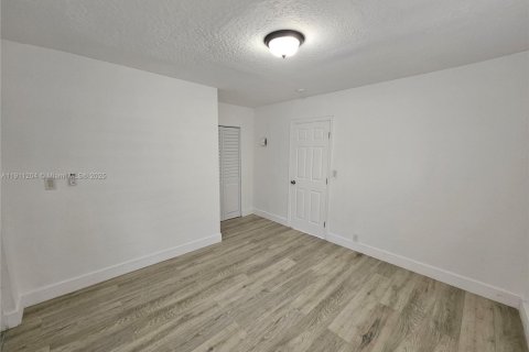 Villa ou maison à louer à Dania Beach, Floride: 1 chambre, 85.84 m2 № 1967214 - photo 12