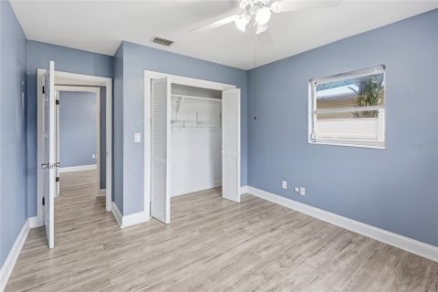 Villa ou maison à vendre à Tampa, Floride: 2 chambres, 93.37 m2 № 2426997 - photo 15