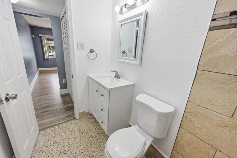 Villa ou maison à vendre à Tampa, Floride: 2 chambres, 93.37 m2 № 2426997 - photo 18