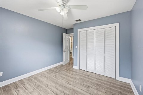 Villa ou maison à vendre à Tampa, Floride: 2 chambres, 93.37 m2 № 2426997 - photo 17