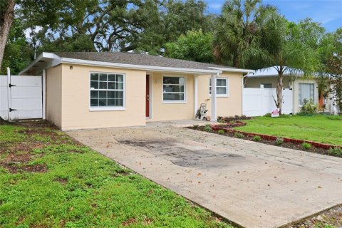 Villa ou maison à vendre à Tampa, Floride: 2 chambres, 93.37 m2 № 2426997 - photo 2