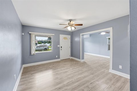 Villa ou maison à vendre à Tampa, Floride: 2 chambres, 93.37 m2 № 2426997 - photo 9