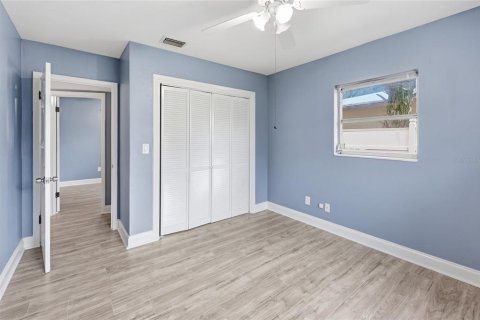 Villa ou maison à vendre à Tampa, Floride: 2 chambres, 93.37 m2 № 2426997 - photo 16
