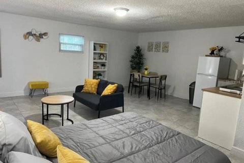 Villa ou maison à louer à Seffner, Floride: 1 chambre, 55.18 m2 № 2401118 - photo 7
