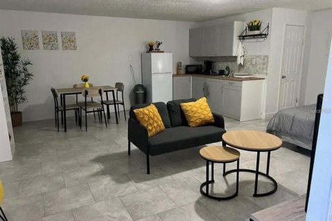 Villa ou maison à louer à Seffner, Floride: 1 chambre, 55.18 m2 № 2401118 - photo 4