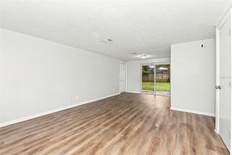 Villa ou maison à louer à Orange Park, Floride: 3 chambres, 88.63 m2 № 2418924 - photo 5