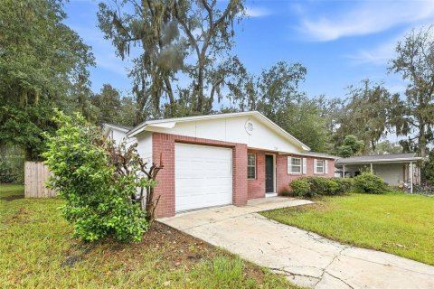 Villa ou maison à louer à Orange Park, Floride: 3 chambres, 88.63 m2 № 2418924 - photo 2
