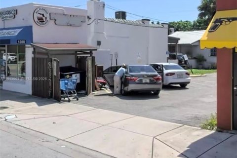 Apartment in Miami, Florida 1 bedroom, 218.51 sq.m. № 2000821 - photo 8