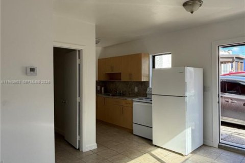 Apartment in Miami, Florida 1 bedroom, 218.51 sq.m. № 2000821