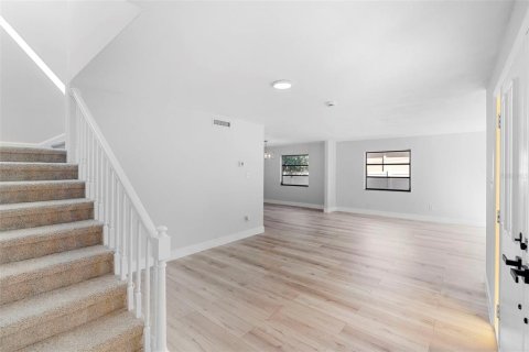 Casa en venta en Tarpon Springs, Florida, 5 dormitorios, 247.96 m2 № 1853511 - foto 14