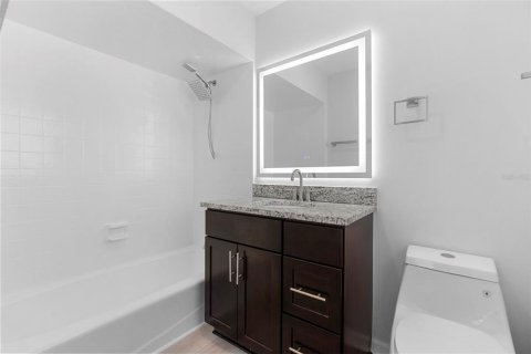 Casa en venta en Tarpon Springs, Florida, 5 dormitorios, 247.96 m2 № 1853511 - foto 19
