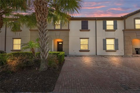 Adosado en Kissimmee, Florida 4 dormitorios, 195.28 m2 № 2429631