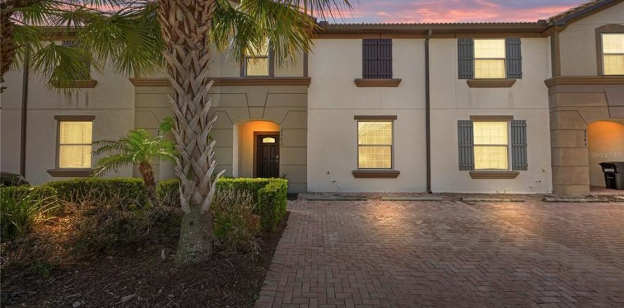 Adosado en Kissimmee, Florida 4 dormitorios, 195.28 m2 № 2429631