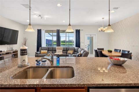 Adosado en venta en Kissimmee, Florida, 4 dormitorios, 195.28 m2 № 2429631 - foto 24