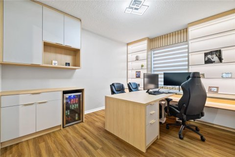 Casa en venta en Orlando, Florida, 5 dormitorios, 305.74 m2 № 2225591 - foto 19