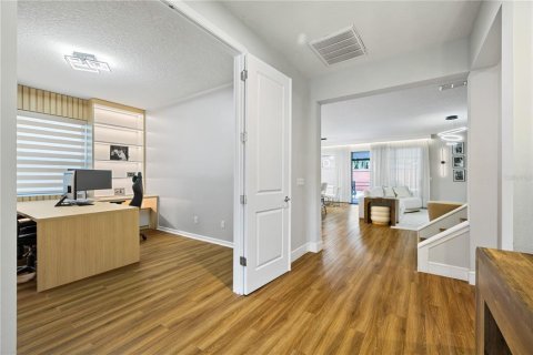 Casa en venta en Orlando, Florida, 5 dormitorios, 305.74 m2 № 2225591 - foto 16