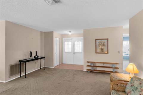 Villa ou maison à vendre à New Port Richey, Floride: 2 chambres, 152.17 m2 № 2421670 - photo 6