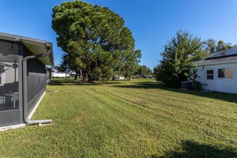 Villa ou maison à vendre à New Port Richey, Floride: 2 chambres, 152.17 m2 № 2421670 - photo 30