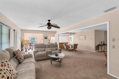 Villa ou maison à vendre à New Port Richey, Floride: 2 chambres, 152.17 m2 № 2421670 - photo 8