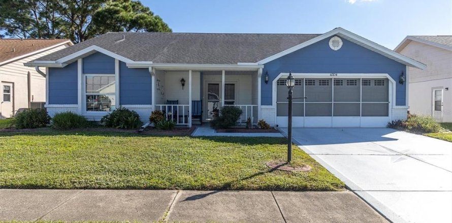 Villa ou maison à New Port Richey, Floride 2 chambres, 152.17 m2 № 2421670