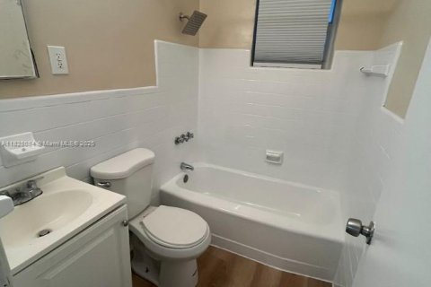 Commercial property in Fort Lauderdale, Florida 138.42 sq.m. № 1790813 - photo 5