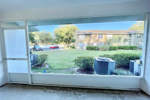 Condo in Gainesville, Florida, 2 bedrooms № 2104339 - photo 28