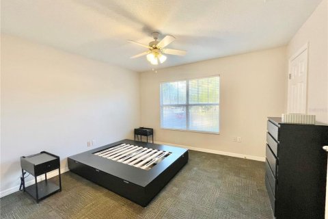 Condo in Gainesville, Florida, 2 bedrooms № 2104339 - photo 13