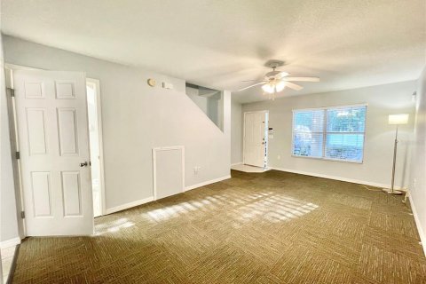 Condo in Gainesville, Florida, 2 bedrooms № 2104339 - photo 12