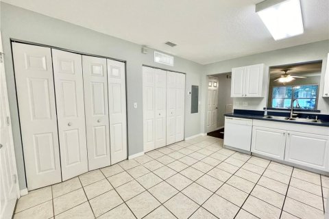 Condo in Gainesville, Florida, 2 bedrooms № 2104339 - photo 6
