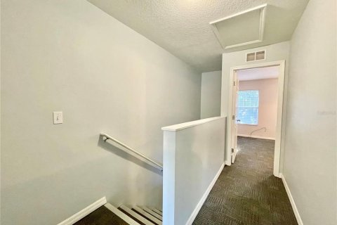 Condo in Gainesville, Florida, 2 bedrooms № 2104339 - photo 17