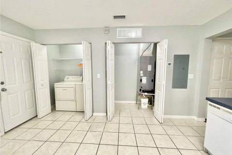 Condo in Gainesville, Florida, 2 bedrooms № 2104339 - photo 8