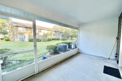 Condo in Gainesville, Florida, 2 bedrooms № 2104339 - photo 25