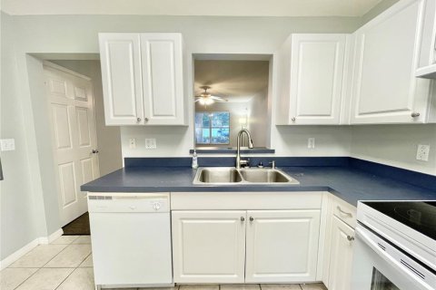 Condo in Gainesville, Florida, 2 bedrooms № 2104339 - photo 4