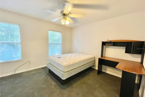 Condo in Gainesville, Florida, 2 bedrooms № 2104339 - photo 18