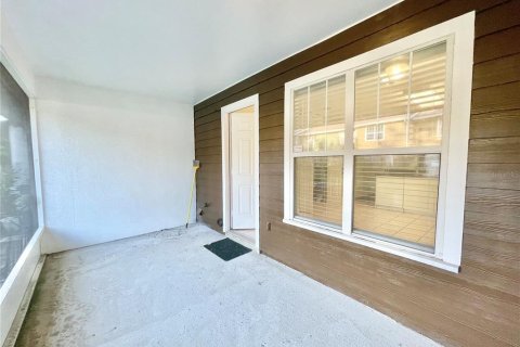 Condo in Gainesville, Florida, 2 bedrooms № 2104339 - photo 27