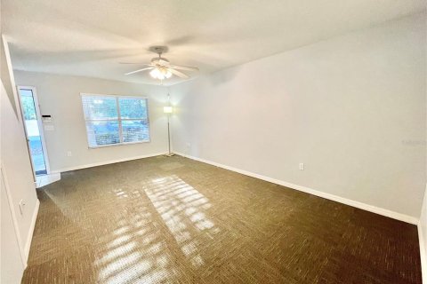 Condo in Gainesville, Florida, 2 bedrooms № 2104339 - photo 10